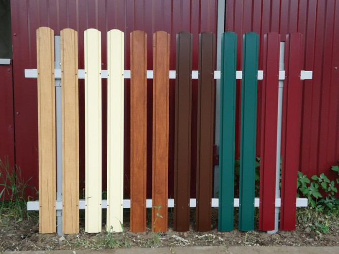 Штакетник 85х1000мм П-образный односторонний RAL 3005 красное вино 0,45 мм