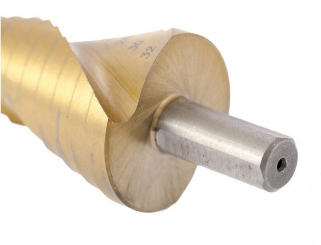 Сверло по металлу ступенчатое 4-32, шаг 2 мм РемоКолор 35-6-432