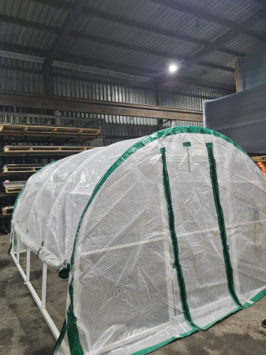 Чехол из армированной пленки на каркас теплицы Комфорт, с боковым открытием 2,1 х 3,0 х 4,0 м