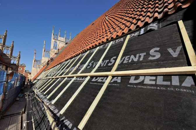 Мембрана диффузионная повышенной прочности DELTA-VENT S Plus с 2 зонами проклейки 1.5х50м, 150г/м2