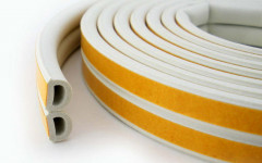 Уплотнитель самоклеящийся D10 8x9мм, белый 10м