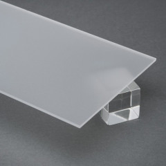 Монолитный поликарбонат 2050х3050х1,5мм (светорассеивающий 90%) Monogal Полигаль