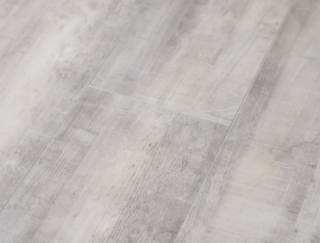 Ламинат Laminely ОТКРЫТИЕ Дуб Светлый с фаской (1382*195*8мм) 33 класс