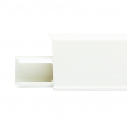 Плинтус со съемной панелью 547 Белый 55*23мм, 2,2м Winart QUADRO