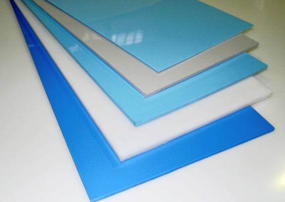 Полипропилен листовой 4мм 1500х3000мм Серый с пленкой, без УФ VikuLen Optimum