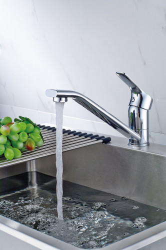 Смеситель для кухни одноручный поворотный излив, 200мм ROSSINKA RS29-21