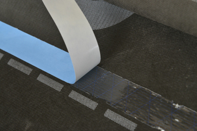 Лента двусторонняя из полиакрилата Delta Duo Tape D 38 мм х 50м, армированная