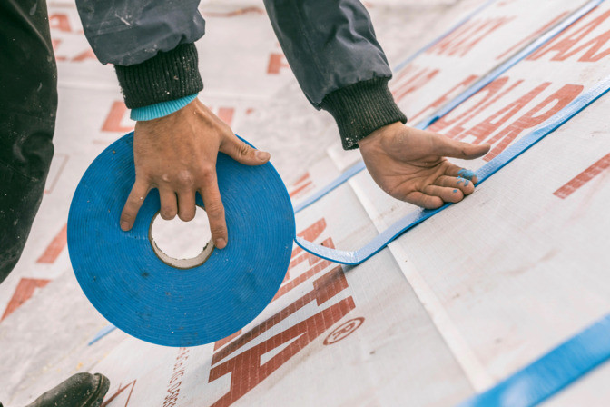 Лента Delta Schaum Band SB 50, 50мм х 30м, уплотнительная для контробрешетки