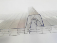 Поликарбонат многослойный замковый 330х6000х10мм (прозрачный) Новаттро Prof 10-4C