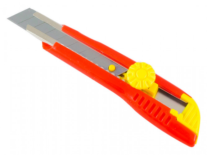 Нож строительный 18мм, винтовой фиксатор Стандарт РемоКолор 19-0-220